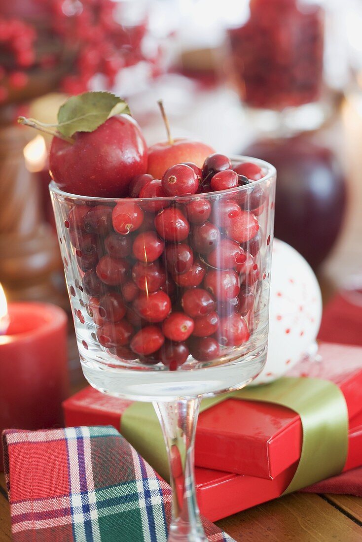 Weihnachtsdeko mit Cranberries, Weihnachtsgeschenke