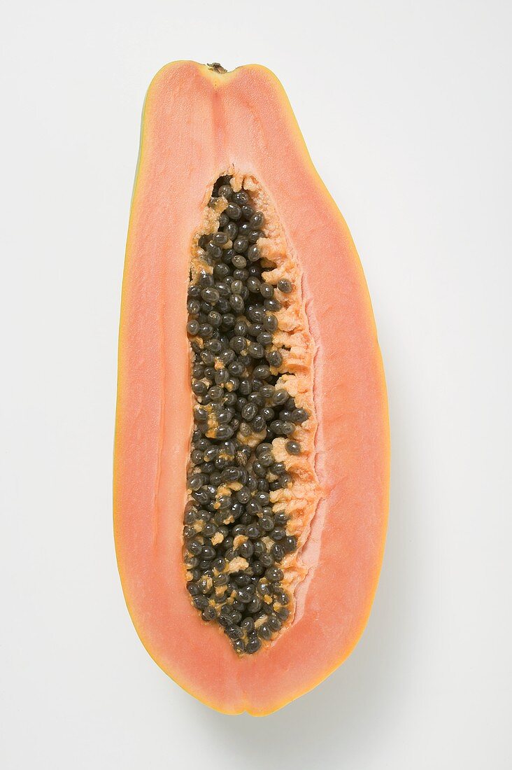 Papaya, halbiert