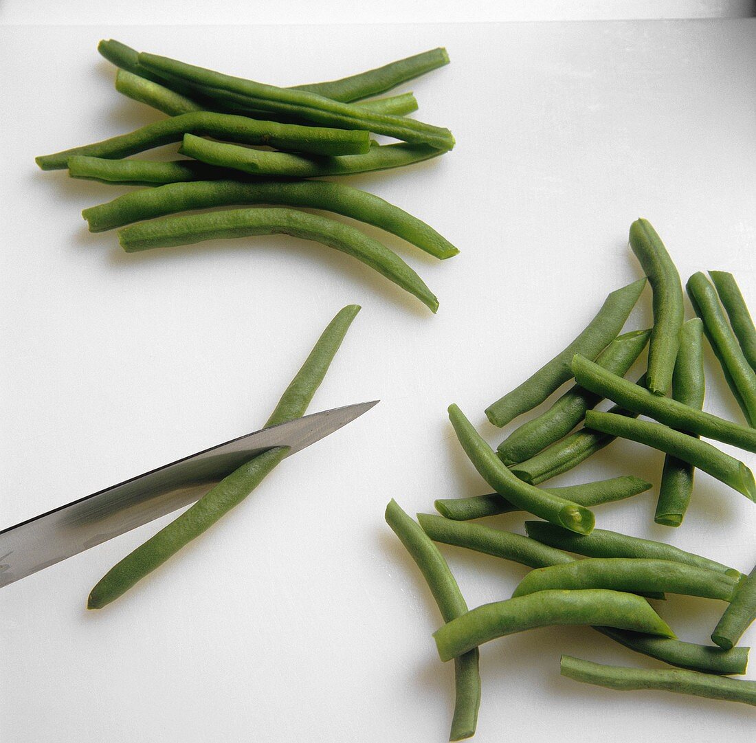 Slicing green beans