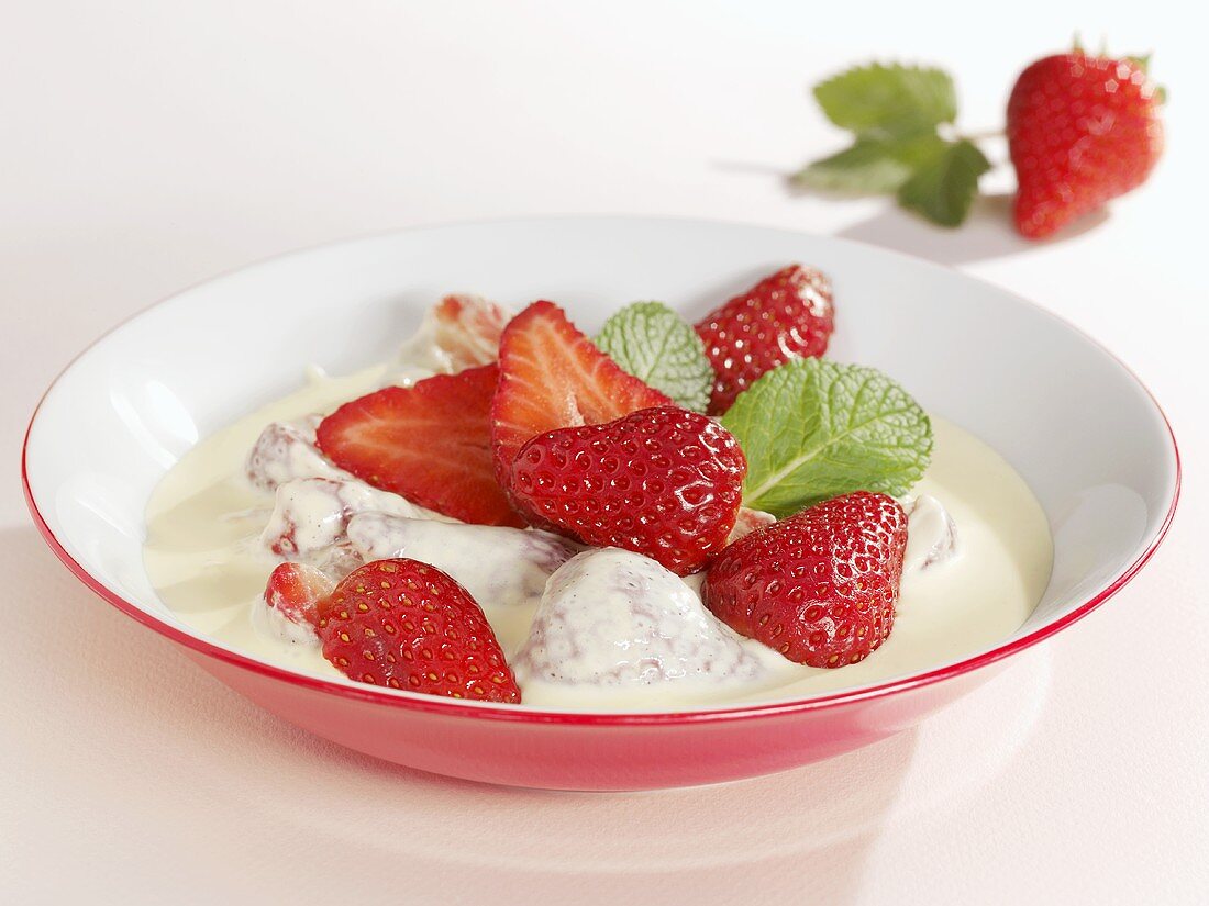 Strawberries in mascarpone cream