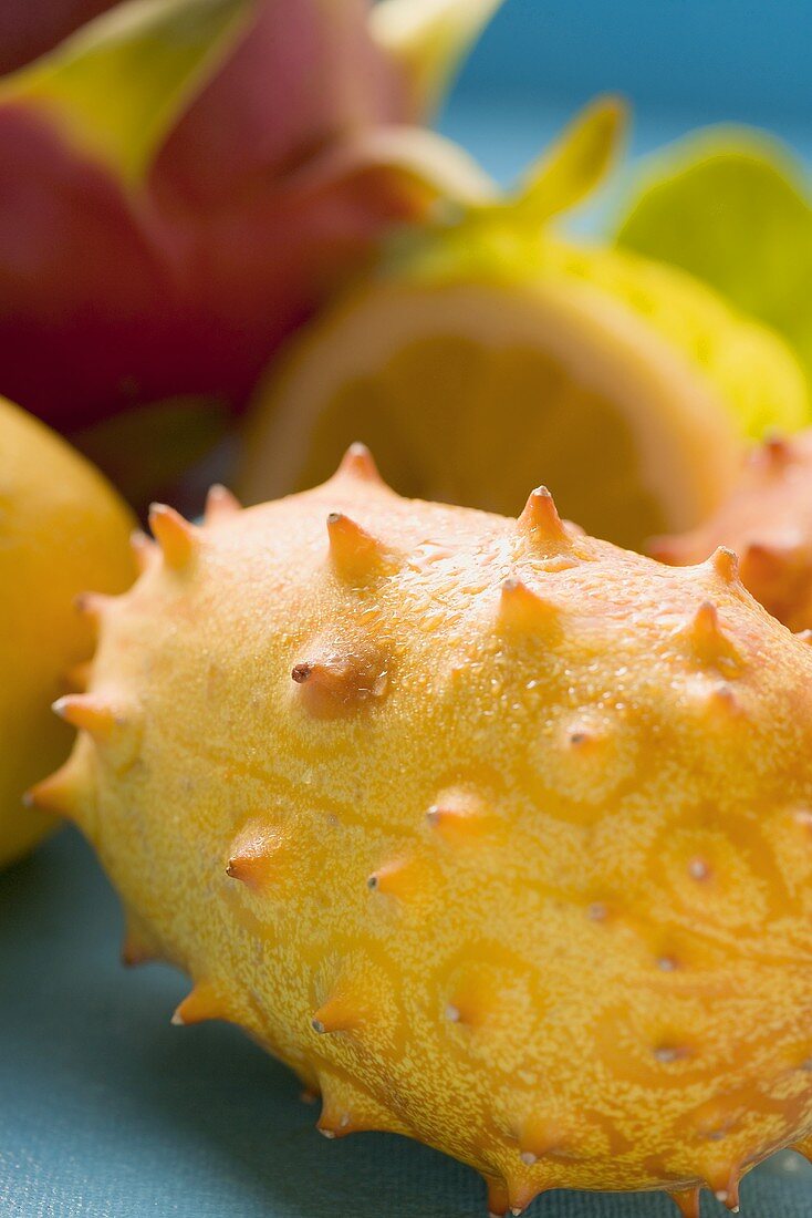 Kiwano, Zitronen und Pitahaya