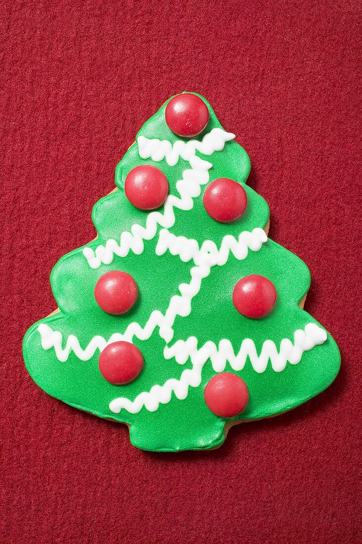 Christmas biscuit (Christmas tree with chocolate beans)