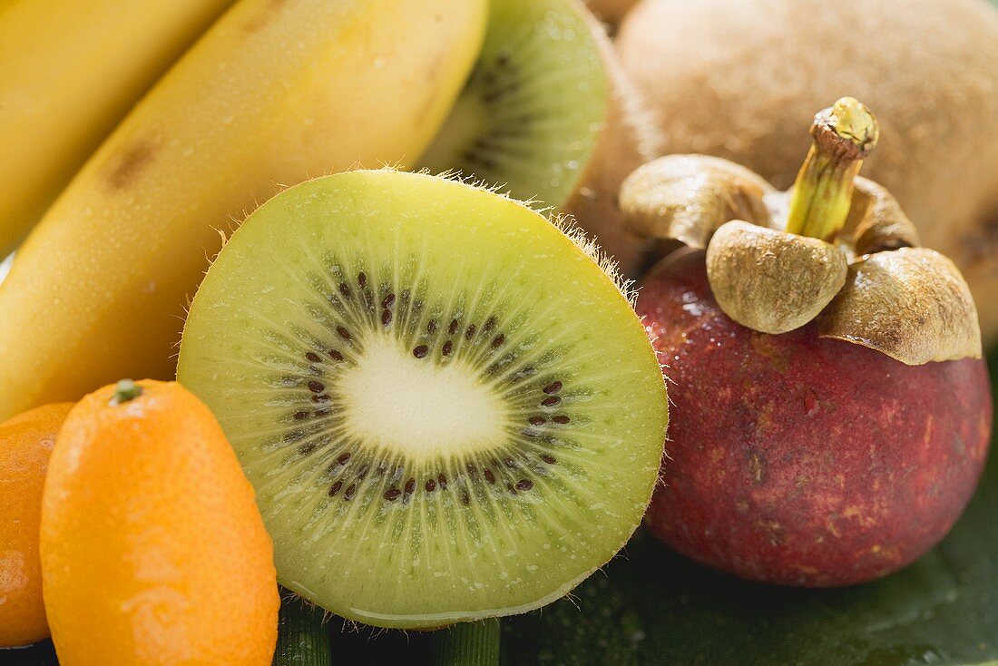 Bananas, kiwi fruit, kumquats and mangosteen