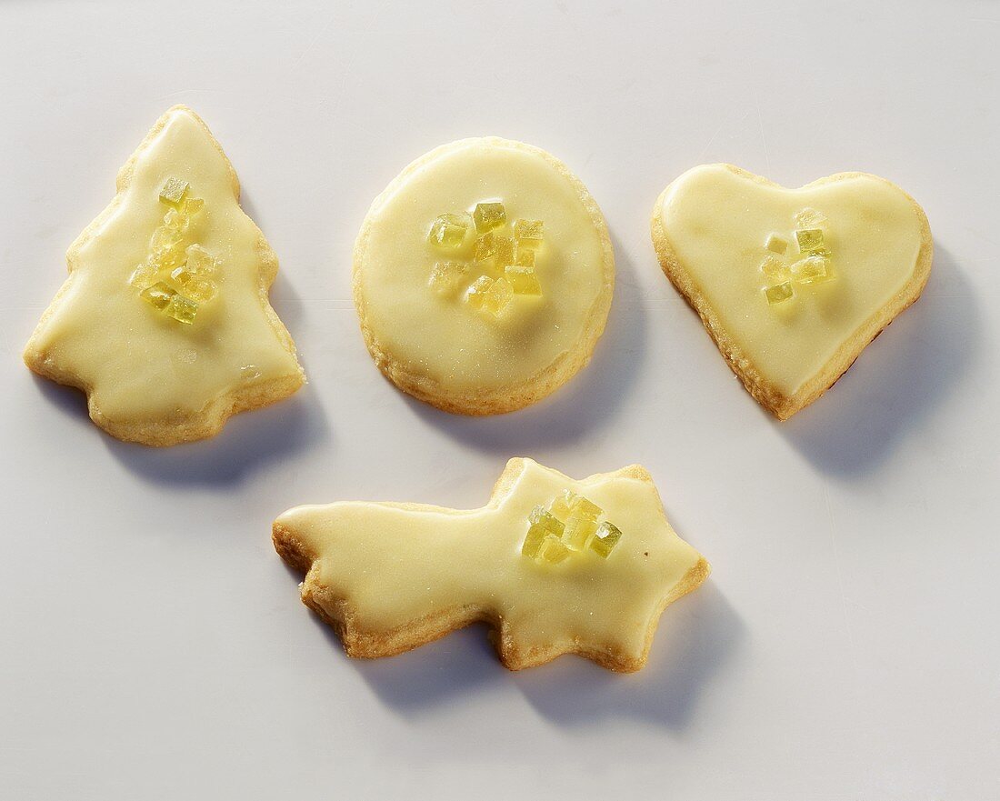 Biscuits with caipirinha icing and candied lemon peel