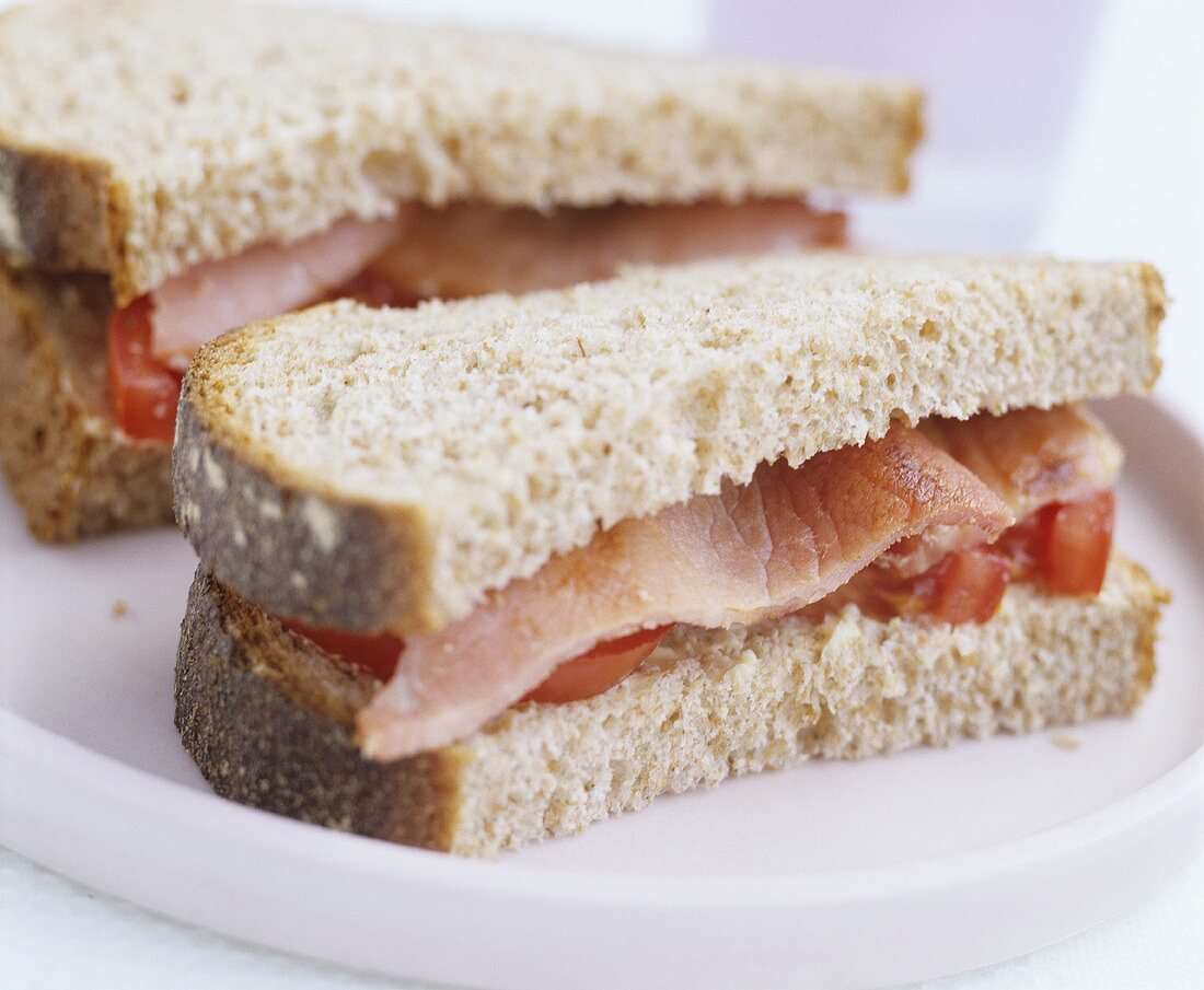 Bacon and tomato sandwiches