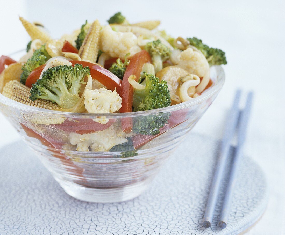 Stir-fried vegetables in glass bowl