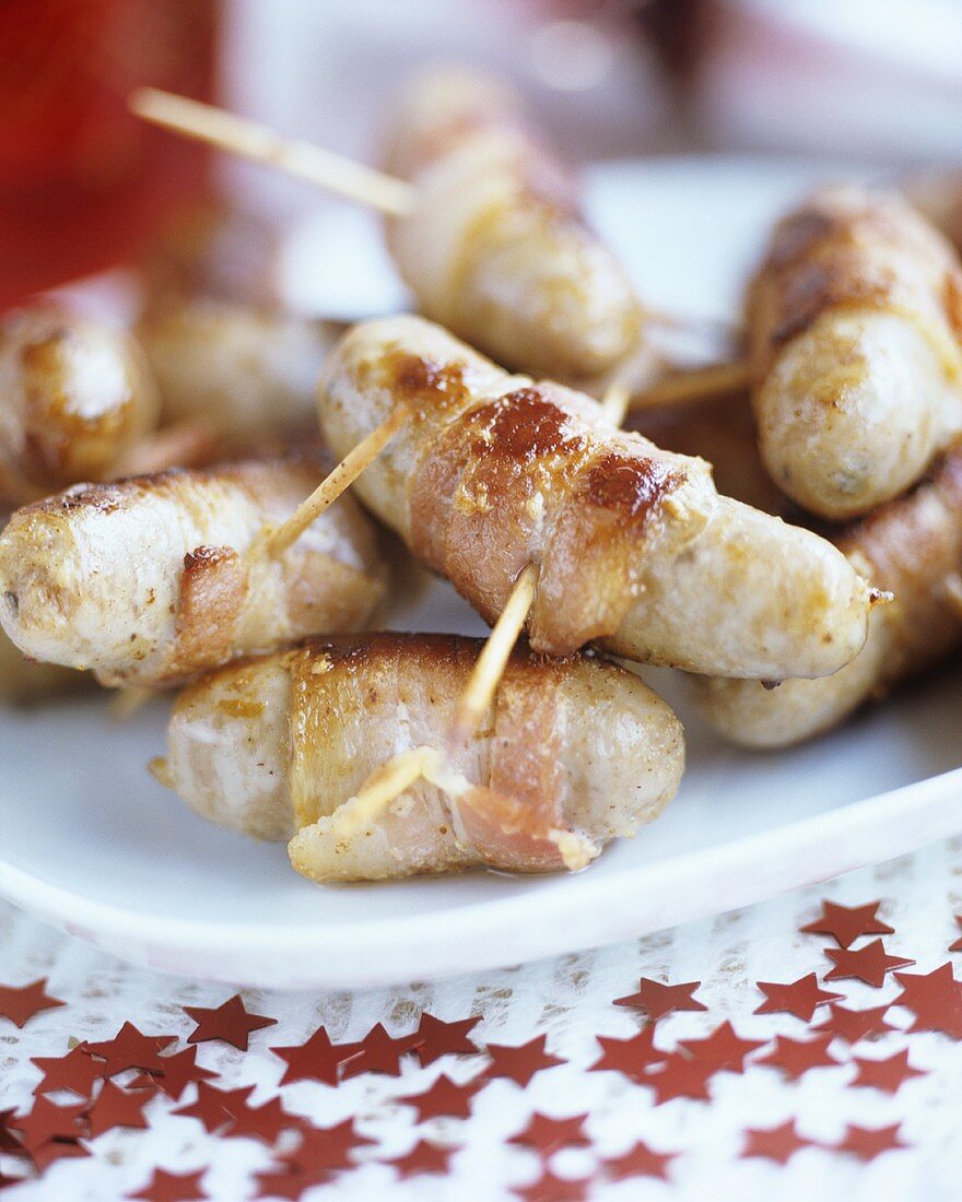 Bacon-wrapped sausages