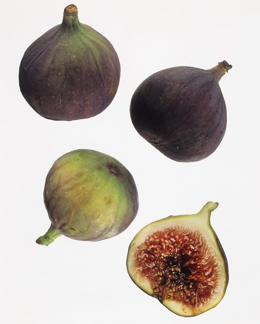 Fresh figs, whole and halved