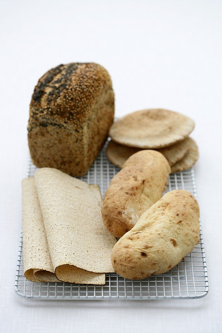 Wholemeal bread, flat bread and bread rolls