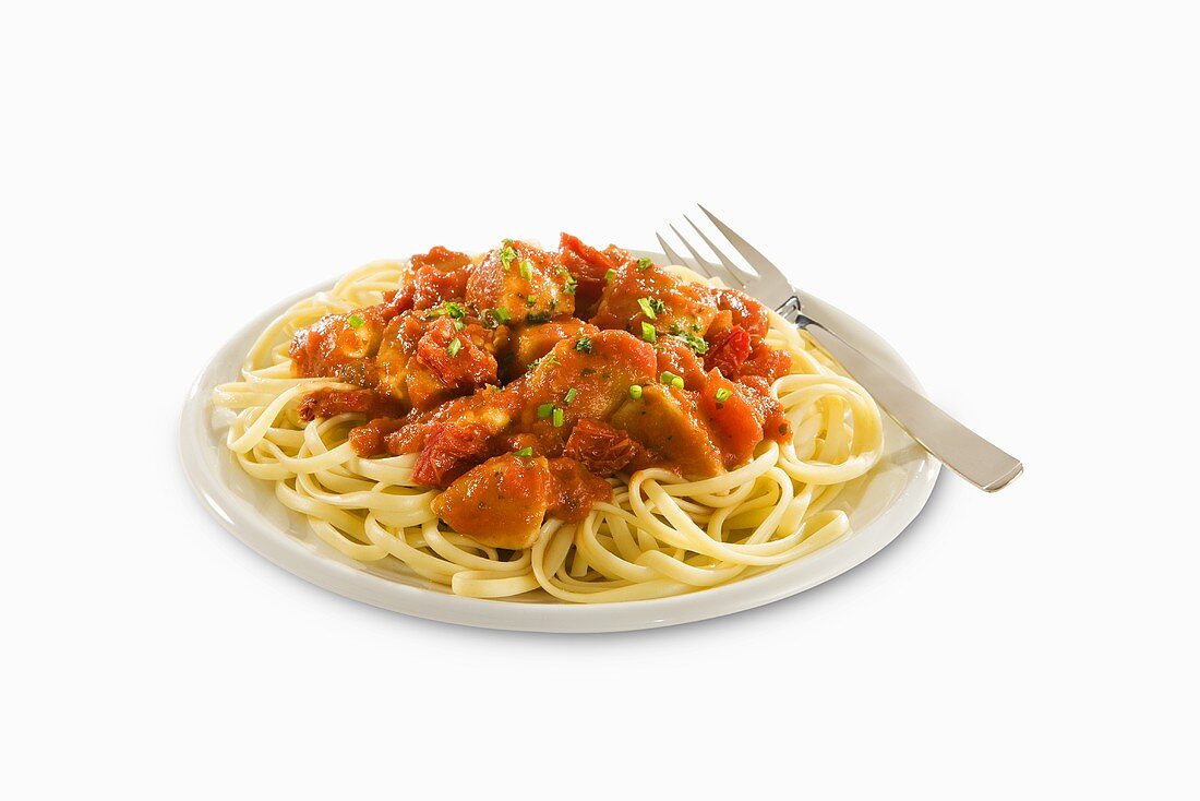 Linguine mit Hähnchen und Tomatensauce