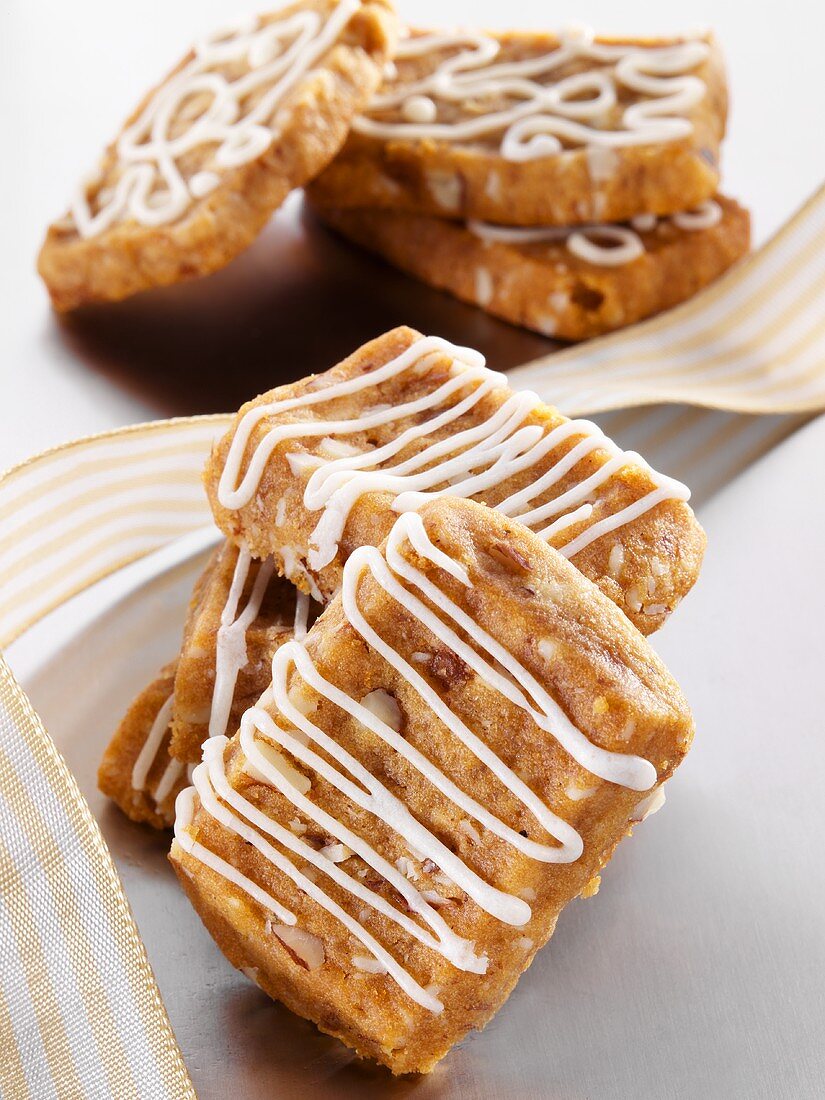 French 'pepper nut' biscuits decorated with icing sugar