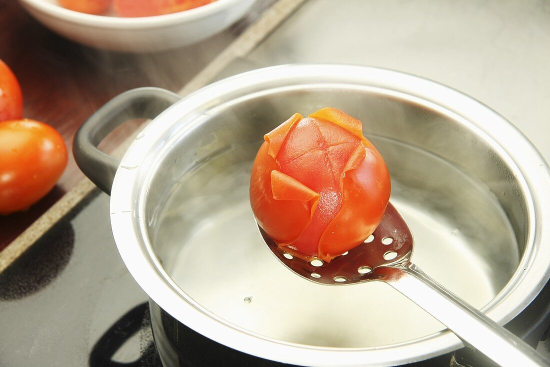 Blanching tomatoes