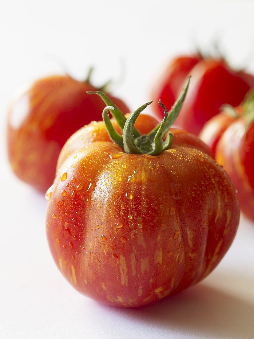 Frisch gewaschene Heirloom Tomaten