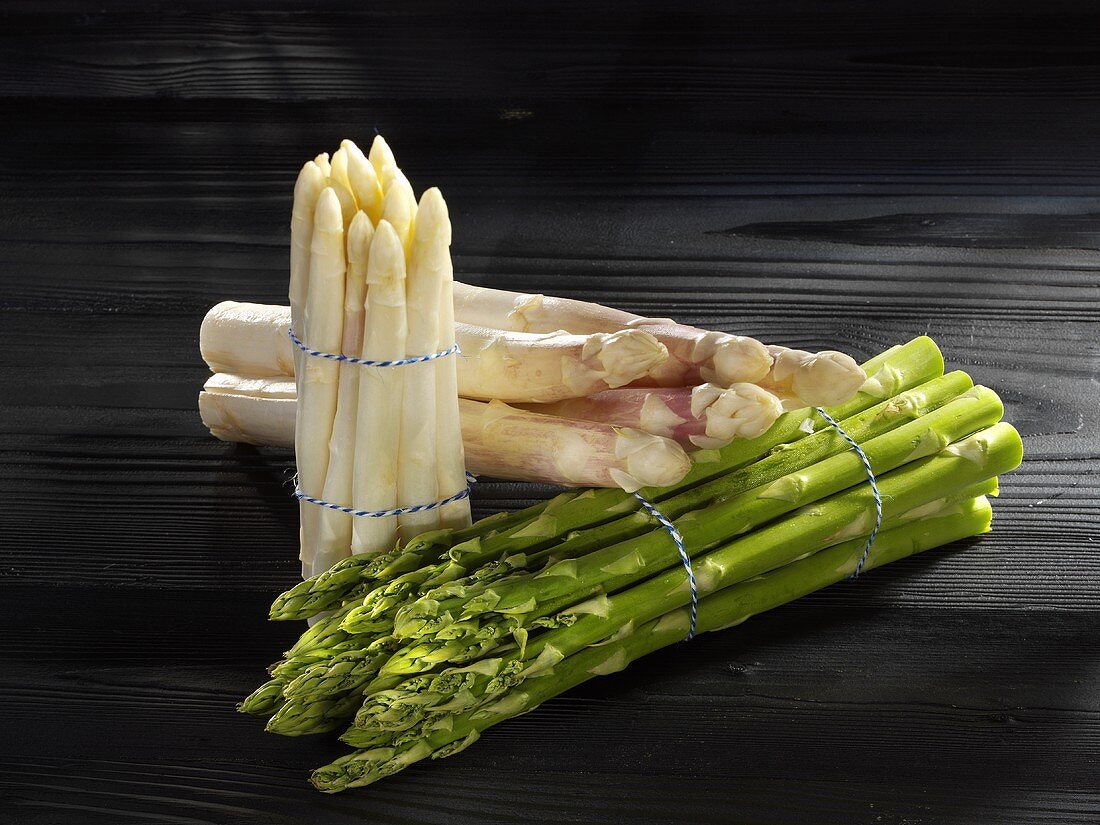 Three types of asparagus in bundles