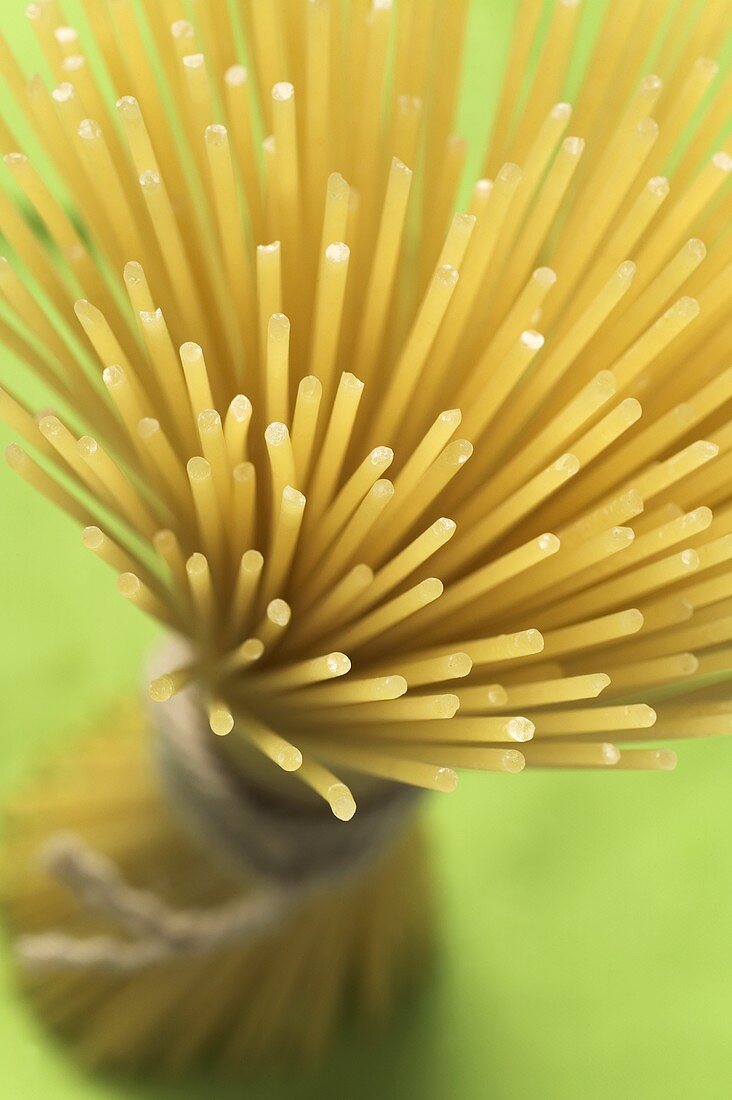 Zusammengebundene Spaghetti