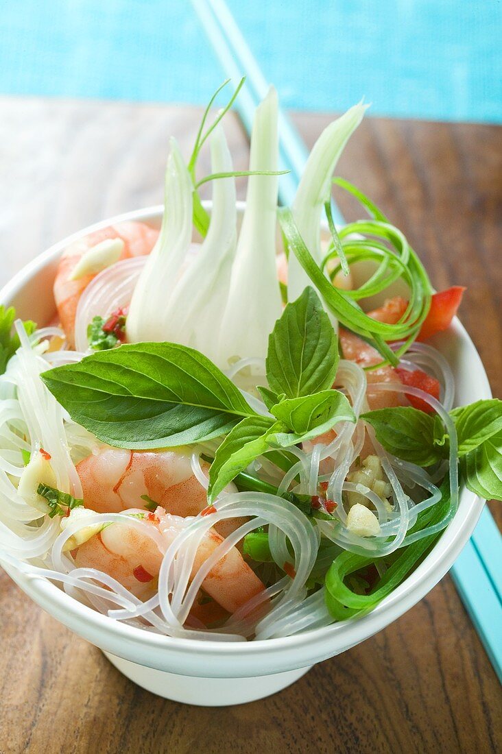 Glasnudeln mit Garnelen, Zitronengras und Fenchel