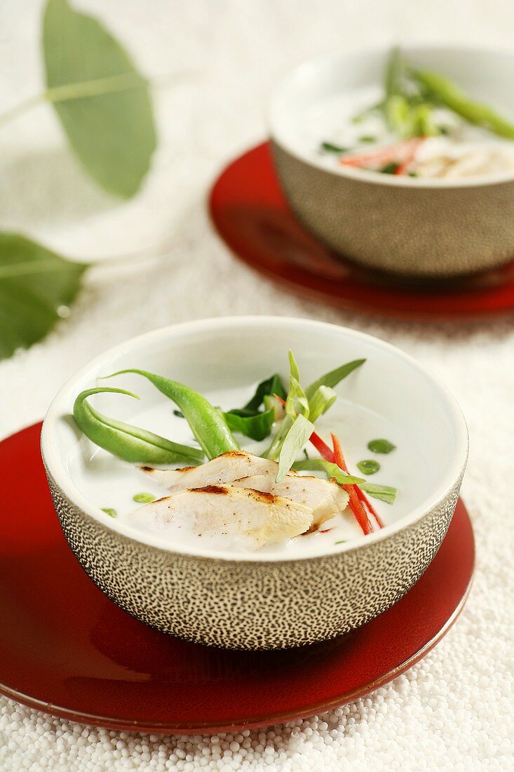 Kokossuppe mit Hähnchenbrust