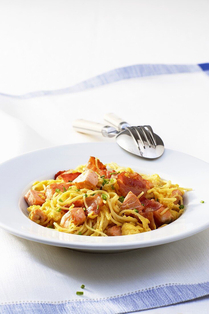 Spaghetti carbonara with salmon