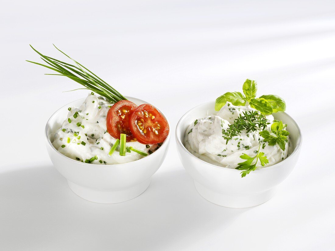 Quark with chives and with herbs