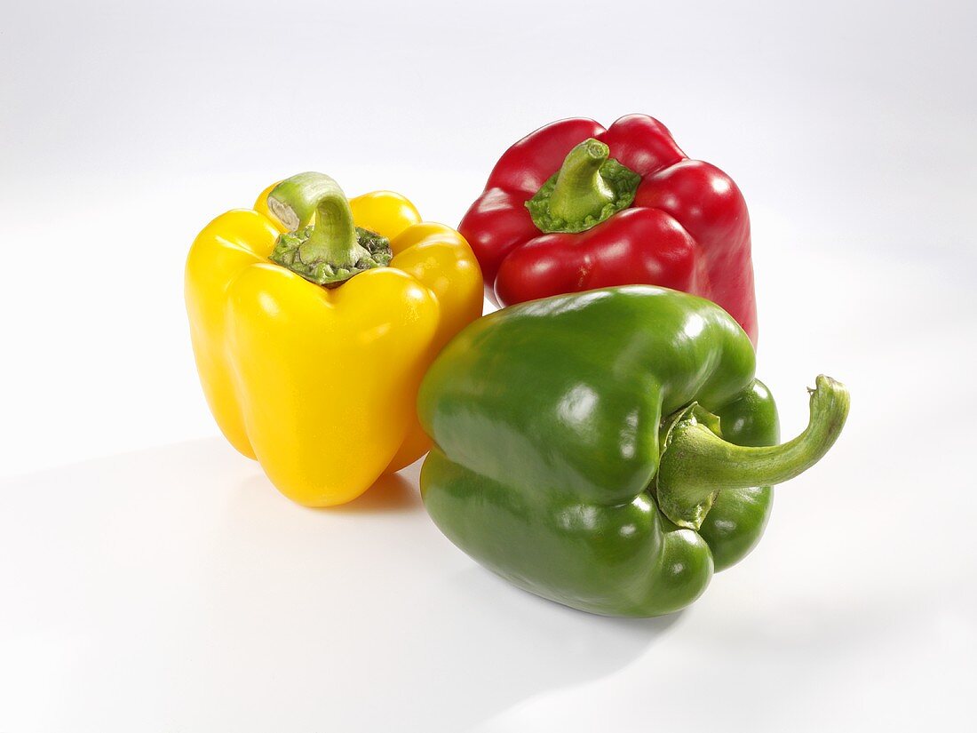 Green, red and yellow peppers