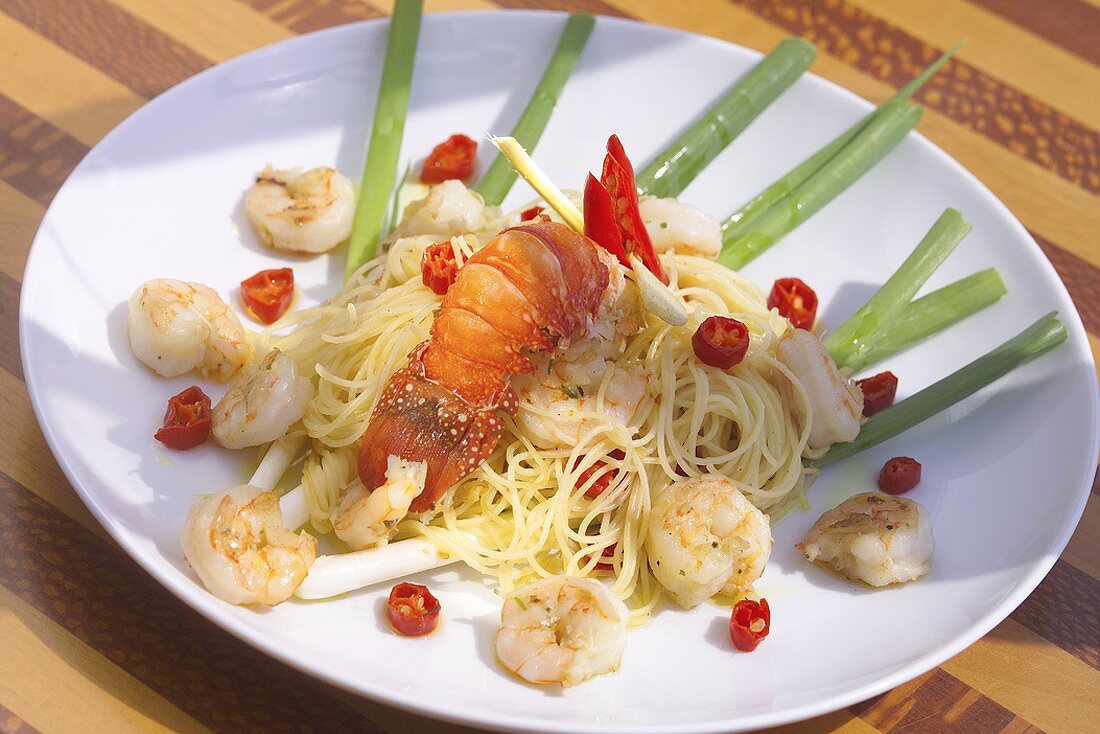 Spaghetti with shrimps and spiny lobster tail (Bahia)