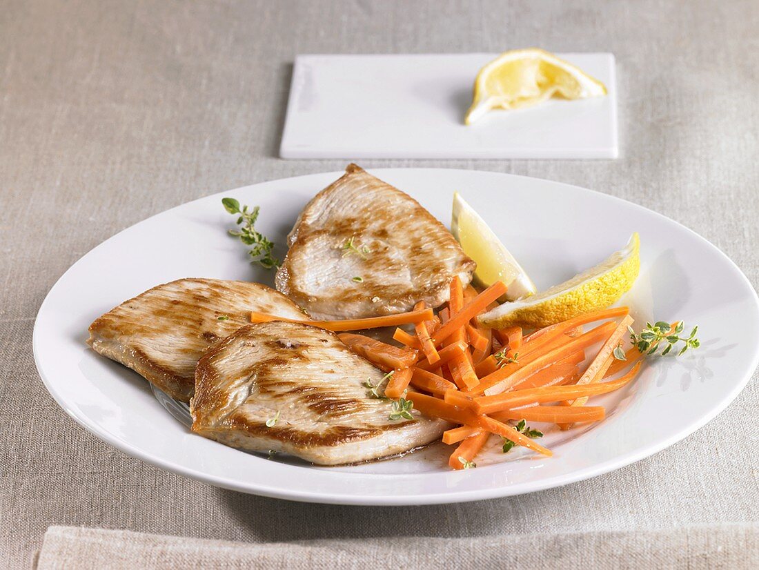 Turkey escalopes with carrots