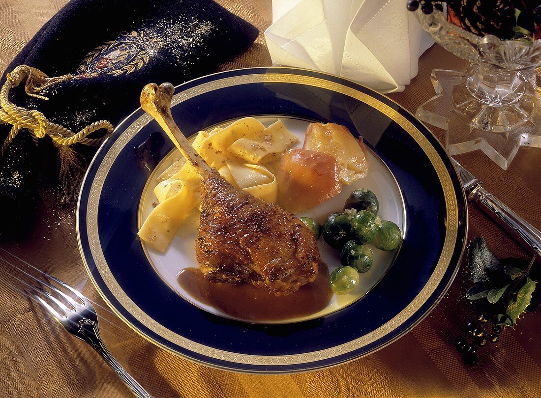 Gänsebraten mit Bratapfel & Rosenkohl