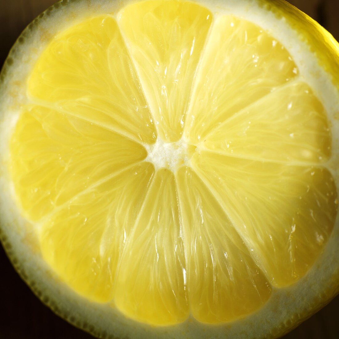 Halbe Zitrone von oben