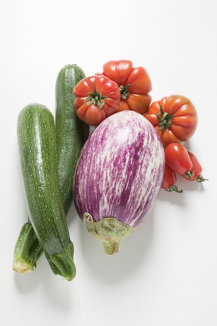 Zucchini, Aubergine und Tomaten