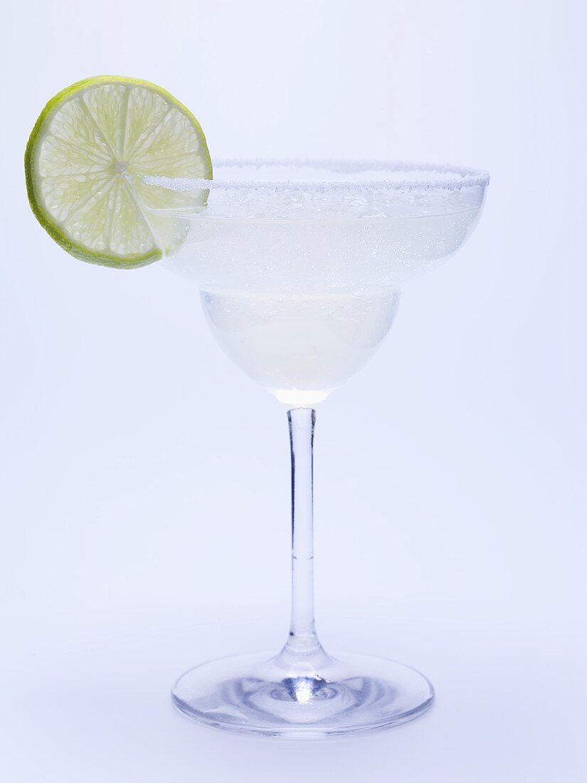 Margarita with slice of lime