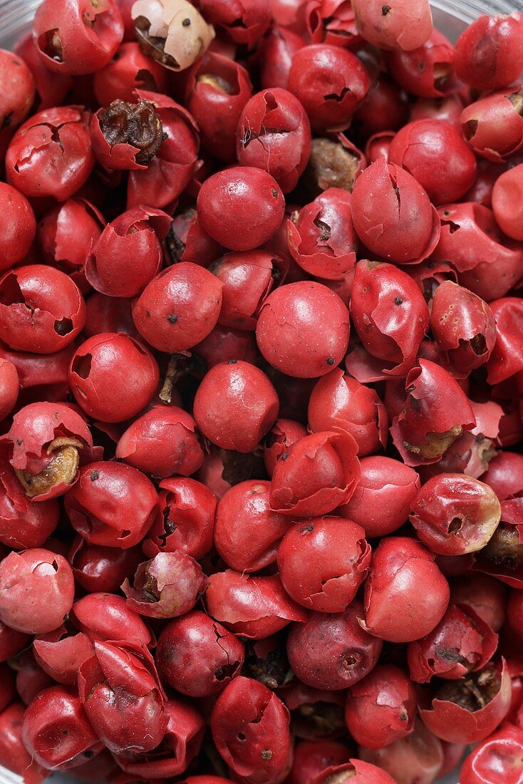 Red peppercorns (full-frame)