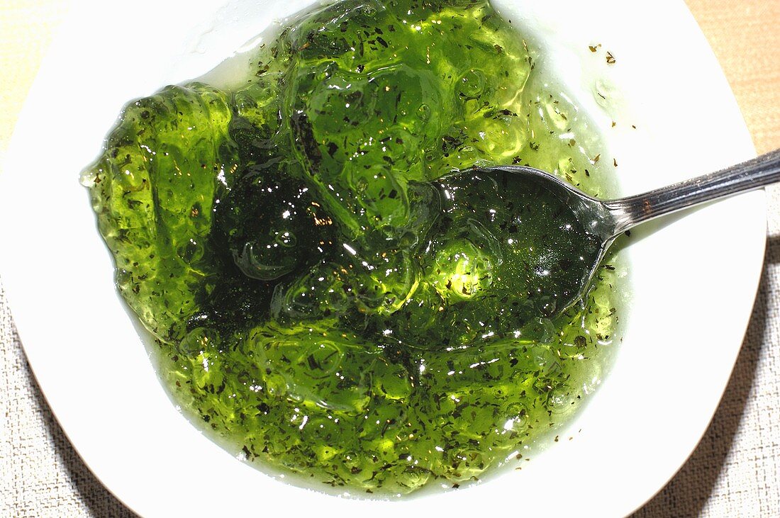 Mint jelly to serve with lamb