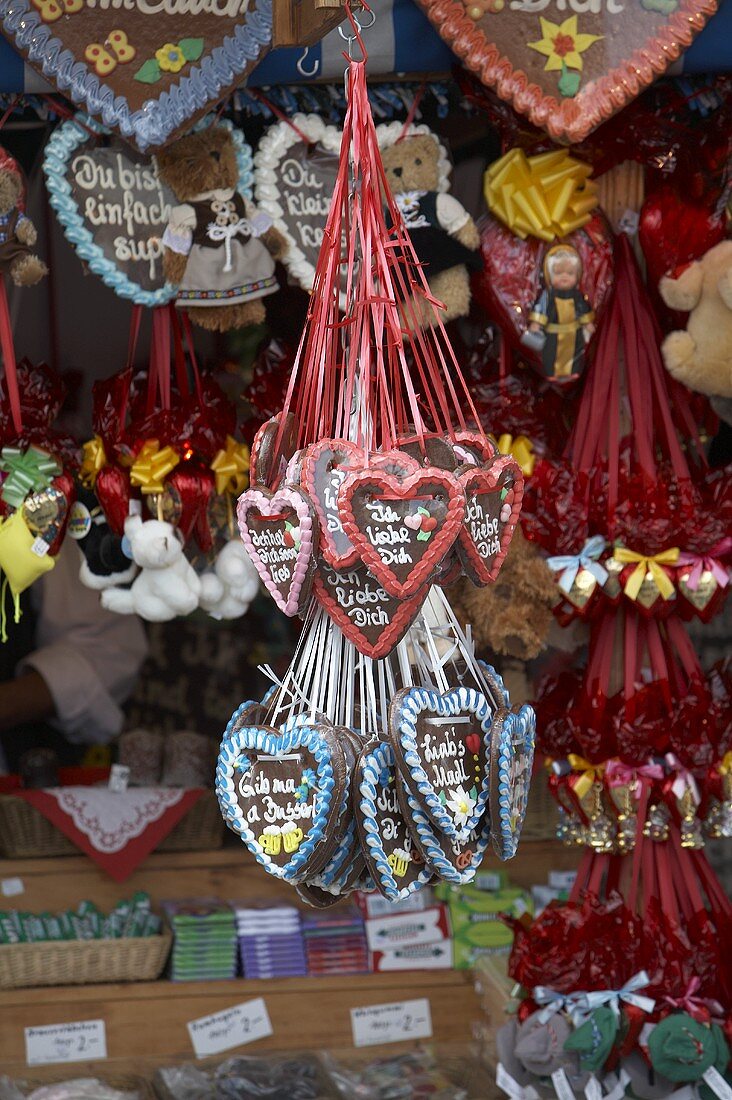 Lebkuchen hearts and souvenirs at Oktoberfest, Munich