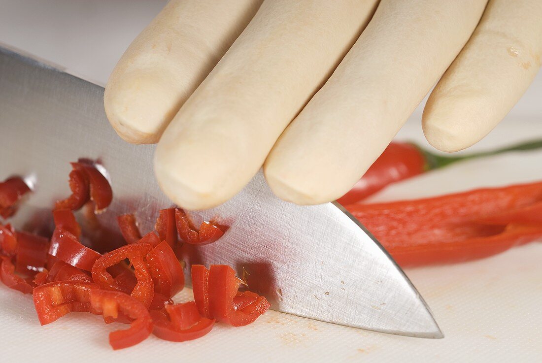 Thinly slicing a chilli