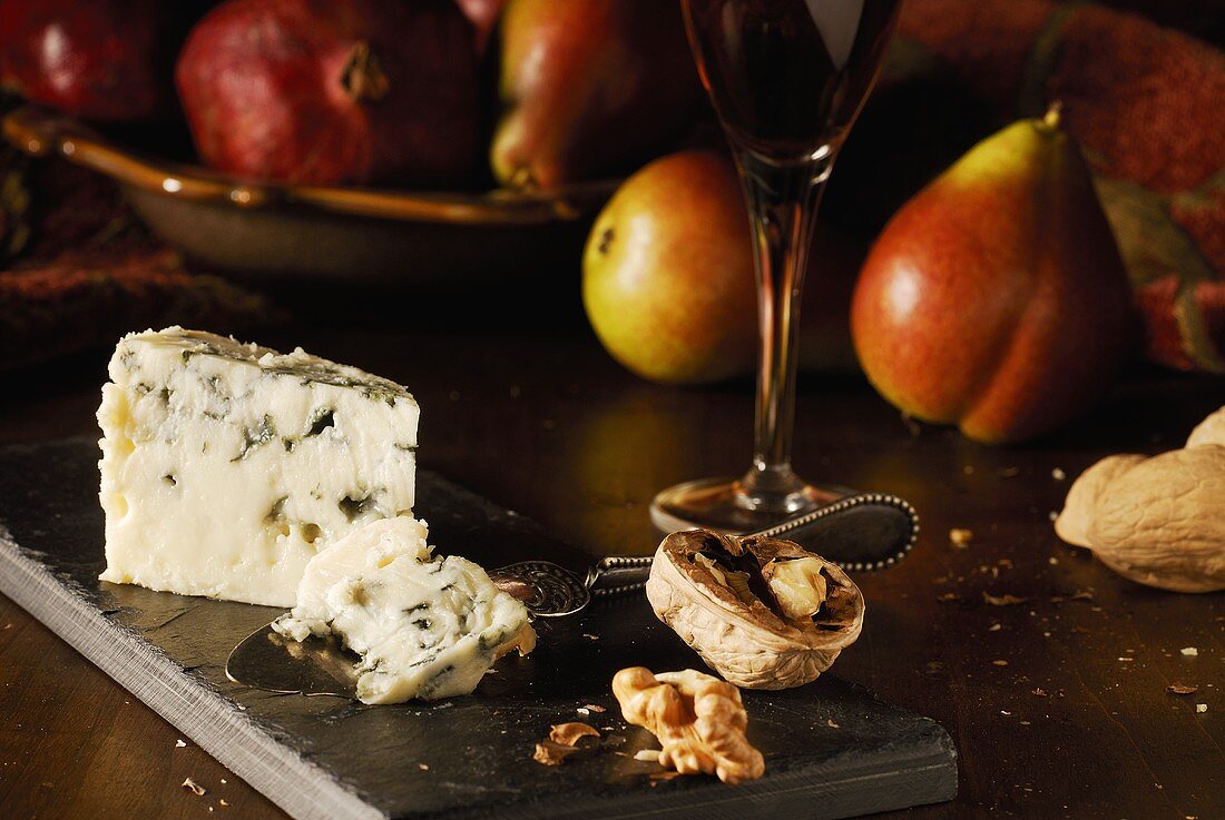 Roquefort with walnut and red wine