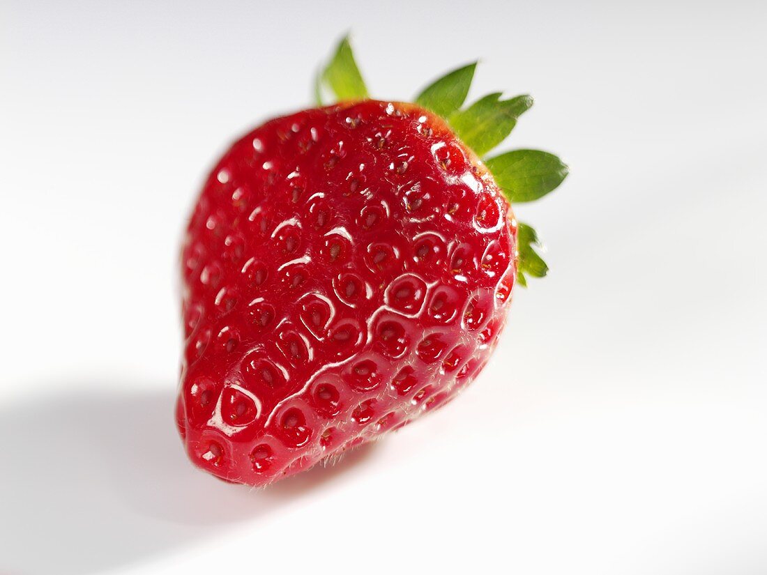 Eine Erdbeere (Nahaufnahme)