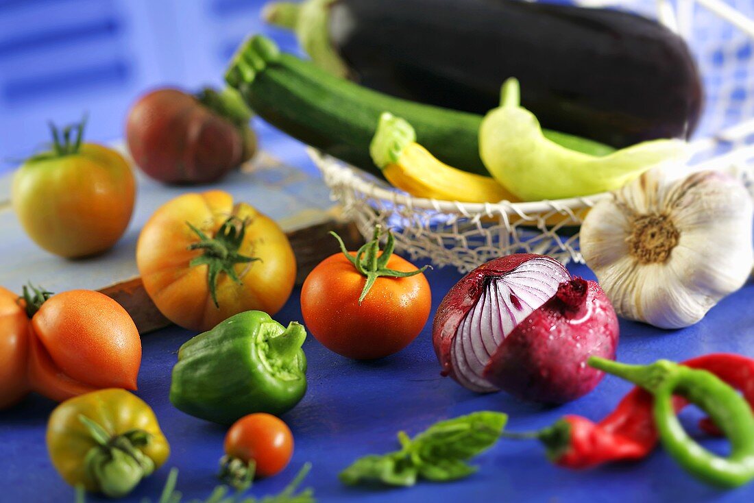 Various vegetables (tomatoes, pepper, onions, courgettes, etc)