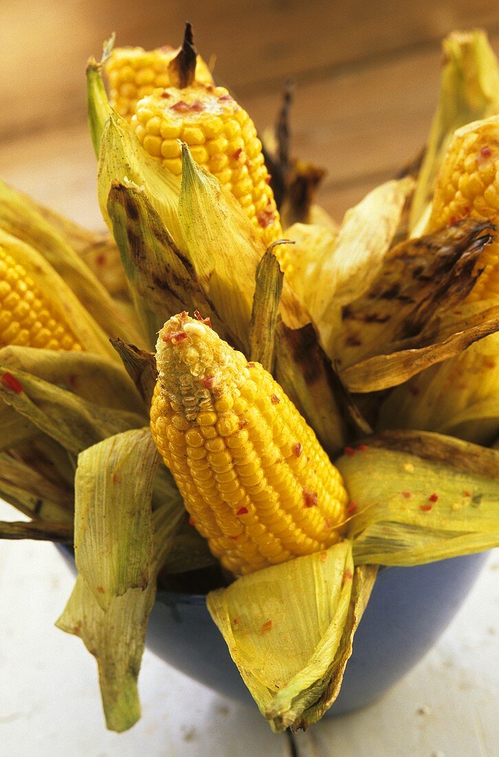 Grilled corn cobs with chilli