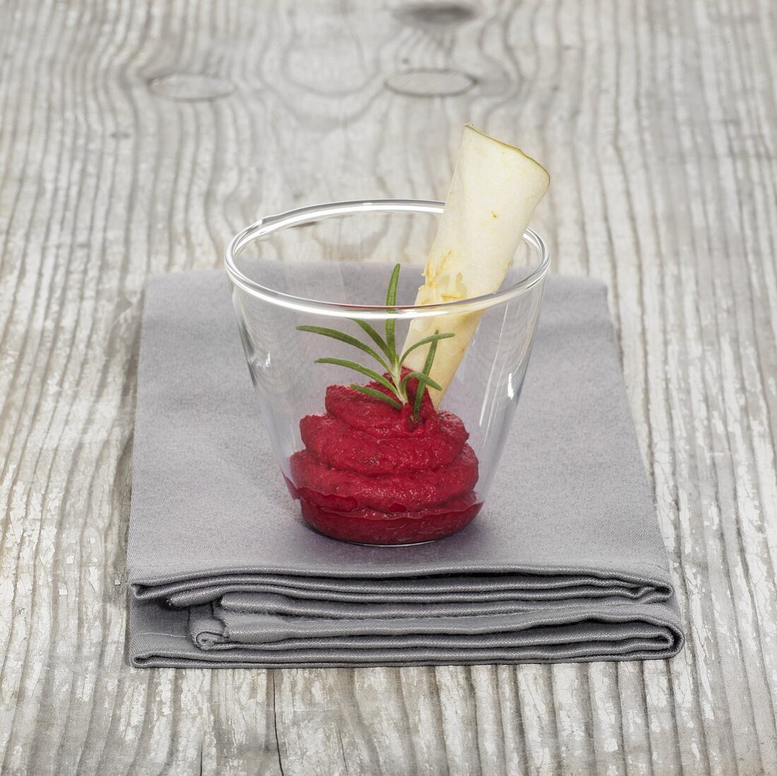 Beetroot mousse with rosemary in a glass