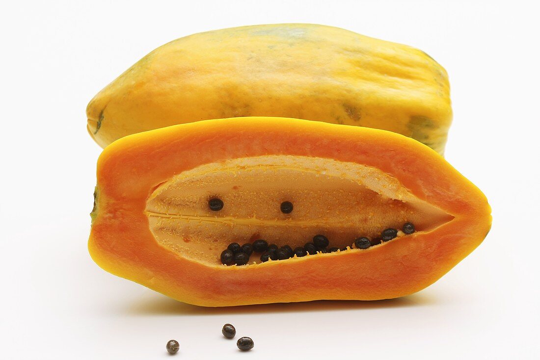 Papaya, halbiert