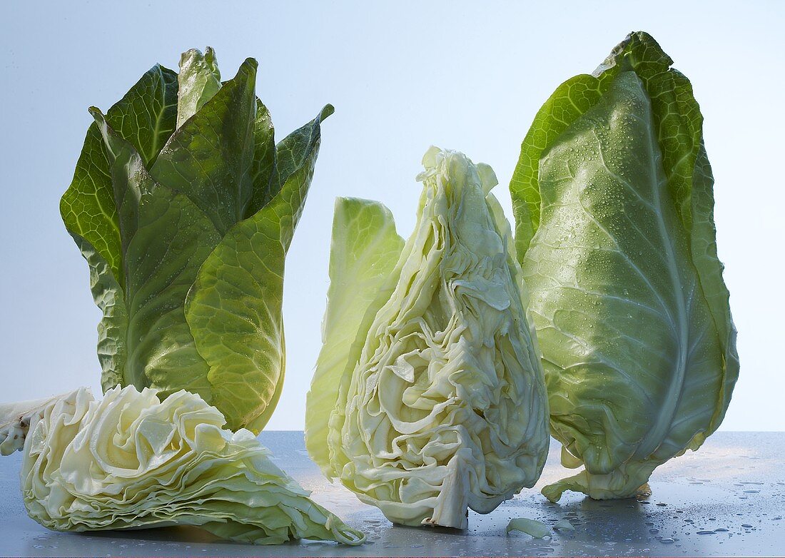Pointed cabbage, whole and pieces