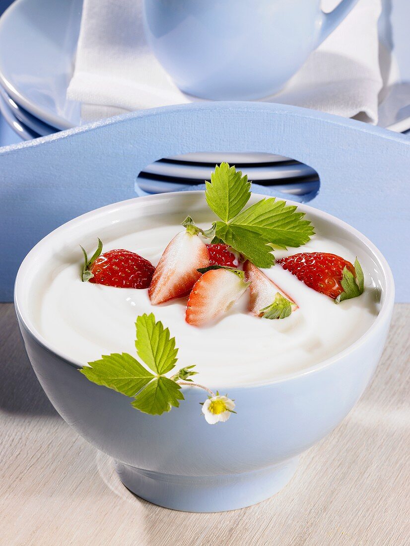 Natural yoghurt with strawberries