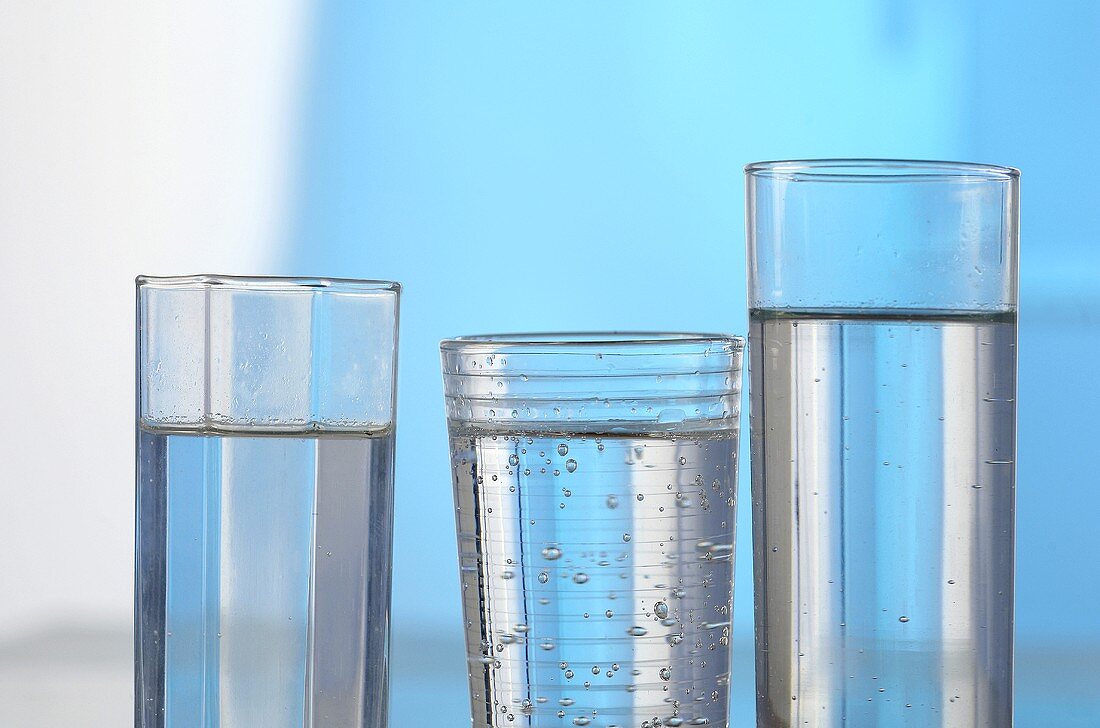 Drei Gläser Mineralwasser