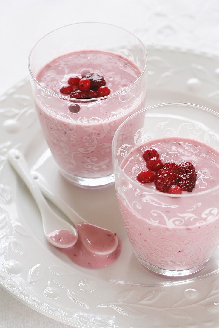 Berry yoghurt in two glasses