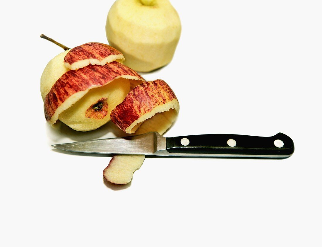 Apfel schälen