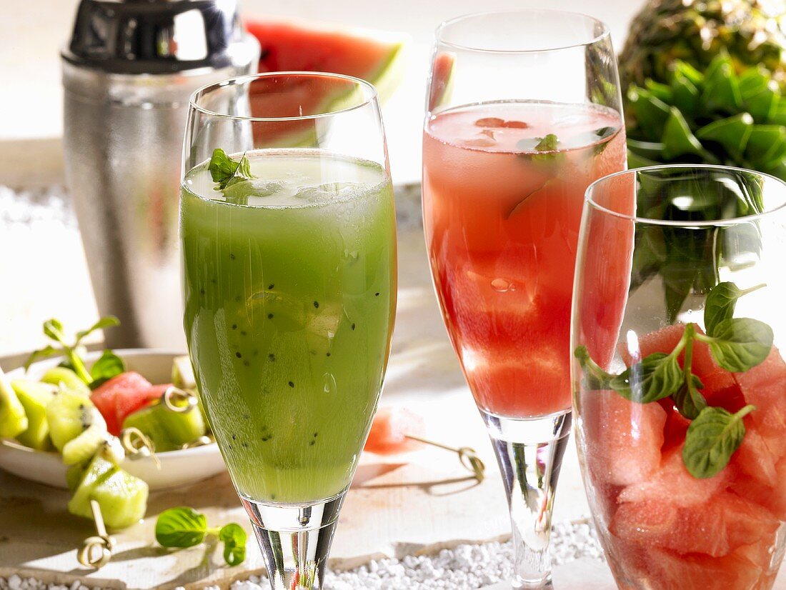 Kiwi fruit drink and watermelon drink (non-alcoholic)