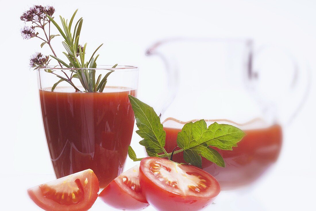 Tomatensaft mit Rosmarin