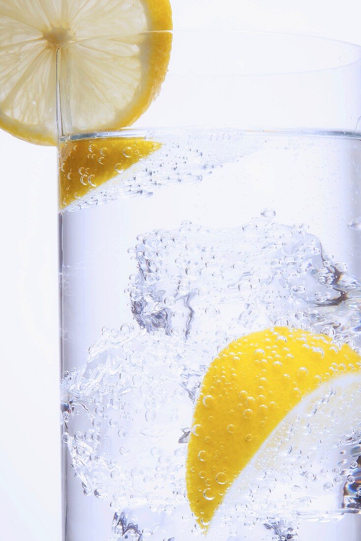 Energy drink with lemon