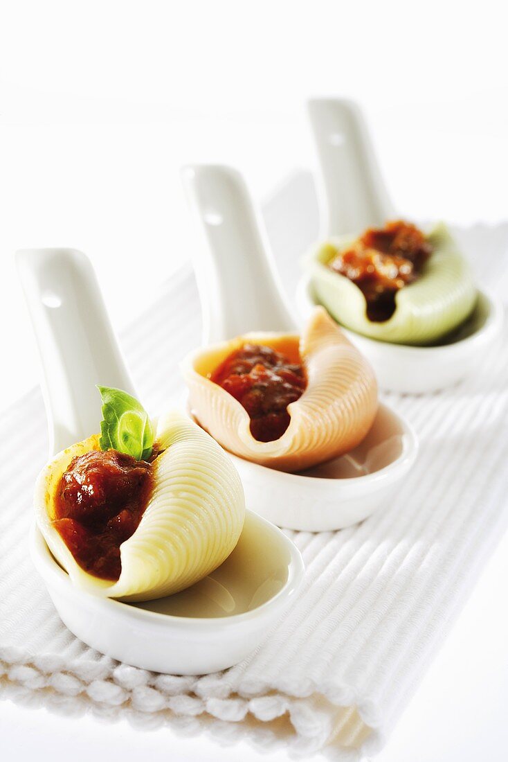 Antipasto di cochiglie alla bolognese (Filled pasta shells)