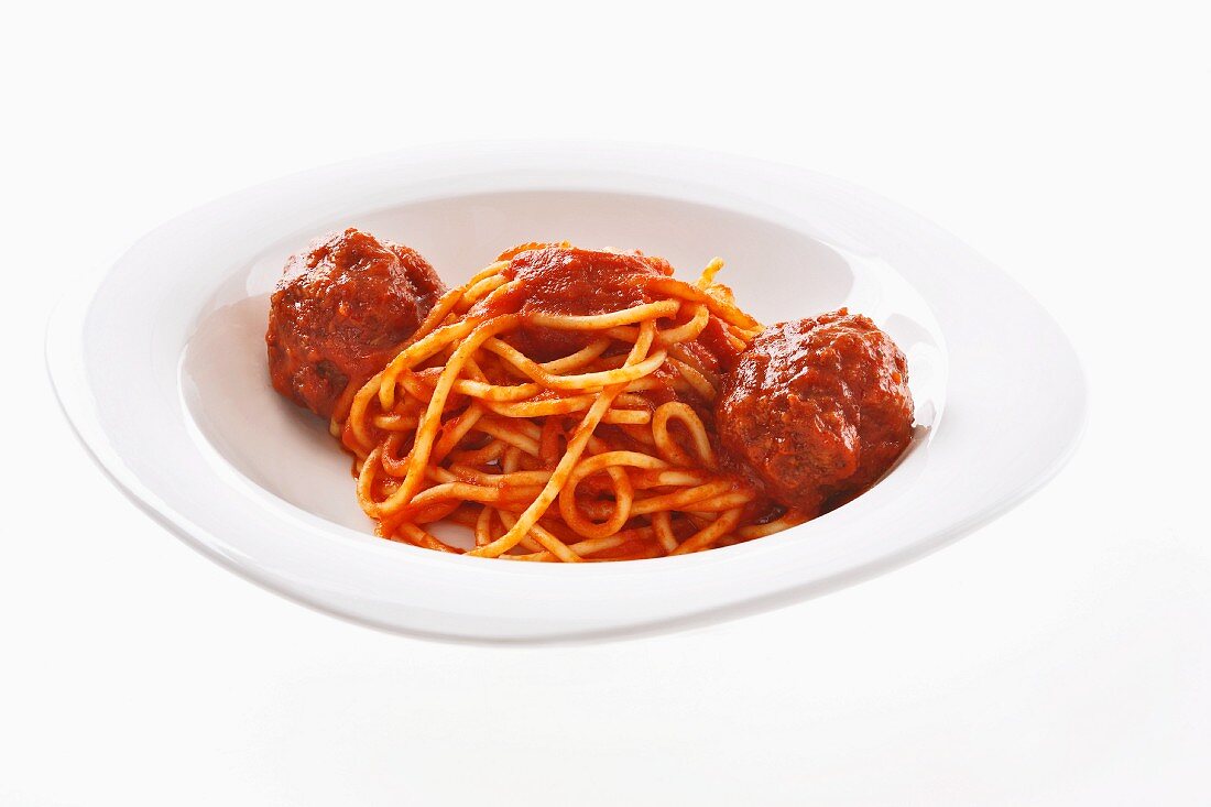 Spaghetti al ragù (Nudeln mit Fleischbällchen-Ragout)